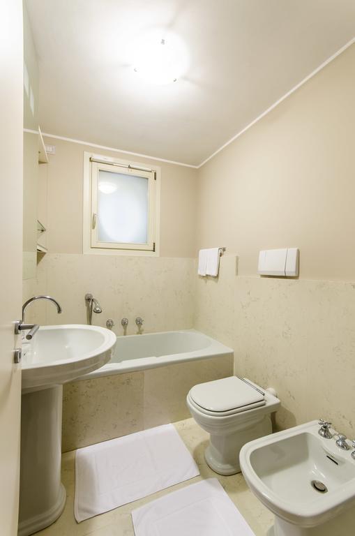 Duomo Guesthouse П'яченца Номер фото